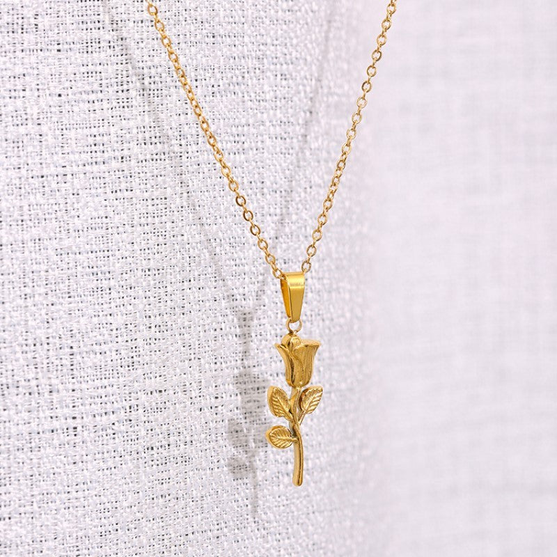 Classic French Retro Three-dimensional Rose Stainless Steel Pendant Necklace