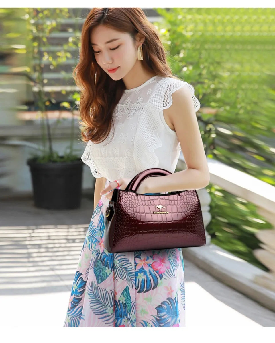 Alligator Motif Kangaroo Brand Bag