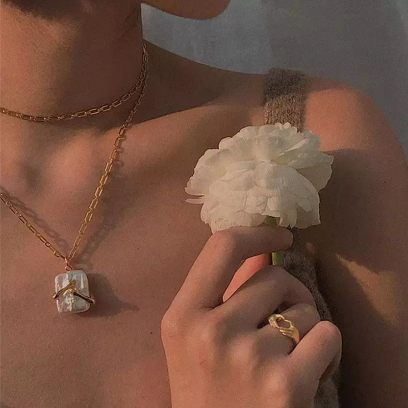 Best Couple Hugging  Necklace [LOW STOCK]